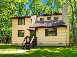 222 Powderhorn Rd, Henryville, PA 18332