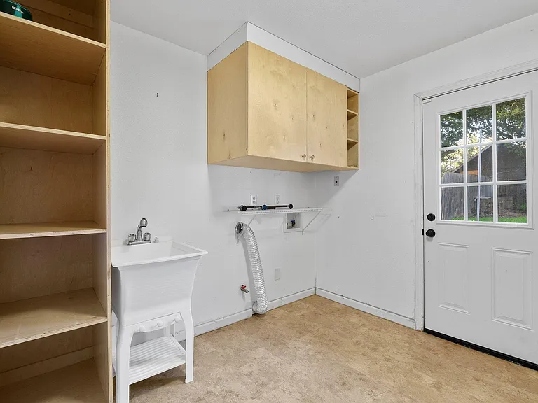 508 Harway Ct — Photo 15