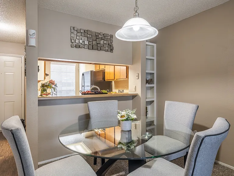 Sutton House Apartments — Photo 44
