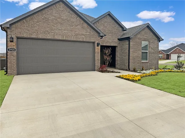 4710 Hamlet Sq, Springdale, AR 72764