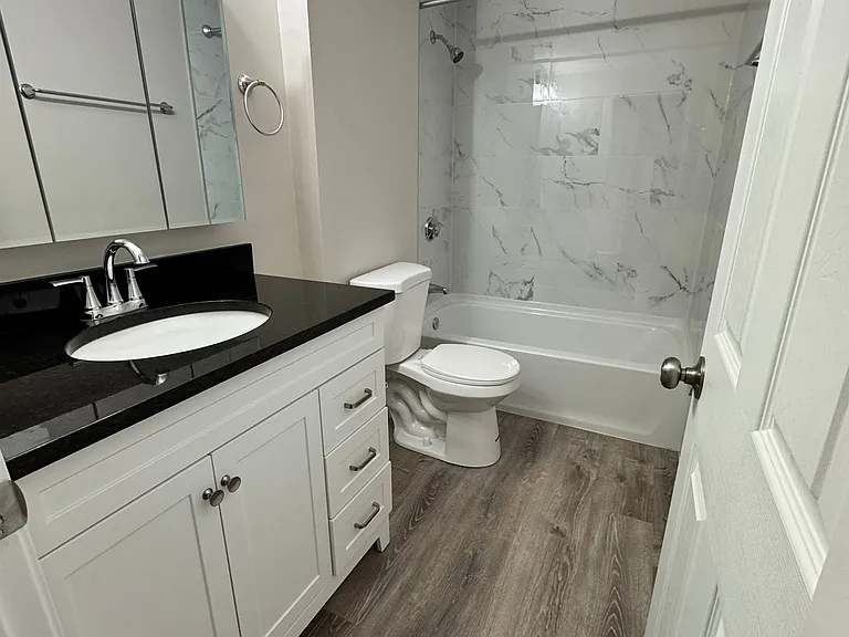 Pondsview Apartments — Photo 111