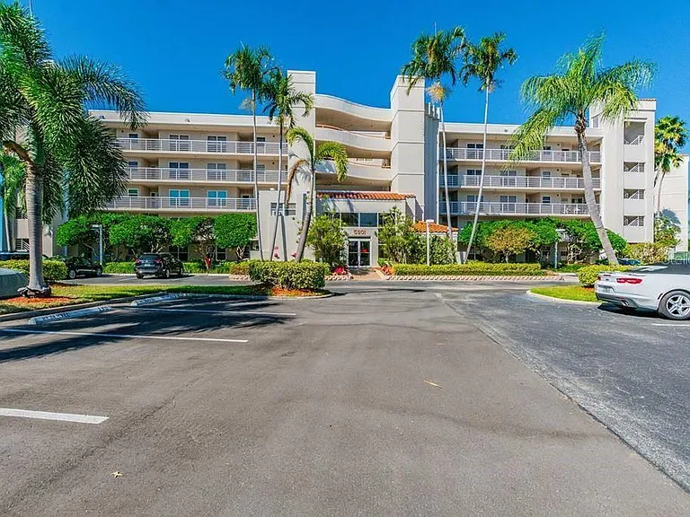 5901 Bahia Del Mar Cir #223 — Photo 2