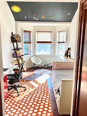 Sold by Hauseit LLC | media 12