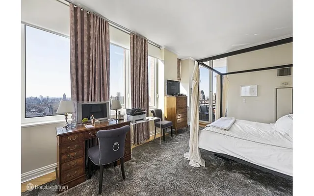 Rented by Douglas Elliman | media 26