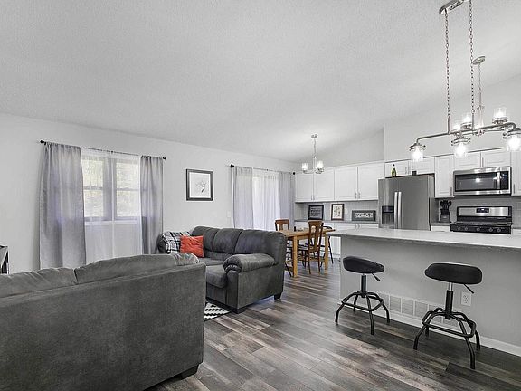 4th image of 4023 Lillie Ave APT 404