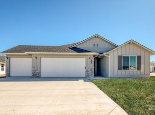 304 Chalcedony Ave, Caldwell, ID 83605