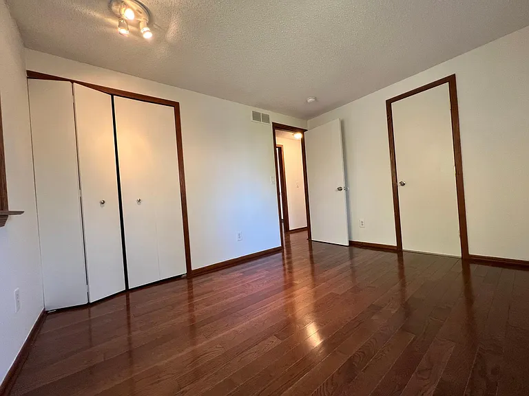 6995 Leytonstone Blvd — Photo 10