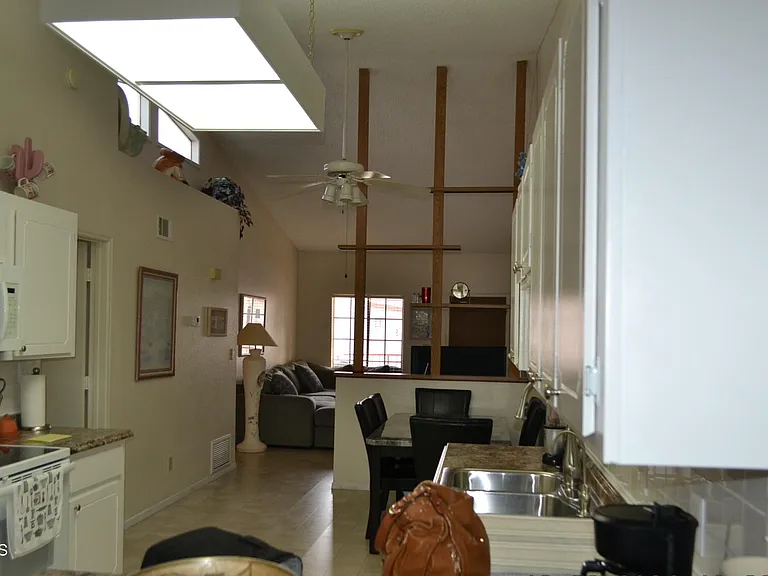 455 Delaware Dr #112 — Photo 5