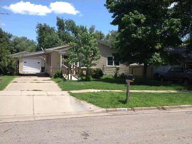 1st image of 702 N Sunset Ln