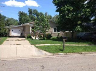 702 N Sunset Ln, El Dorado, KS 67042