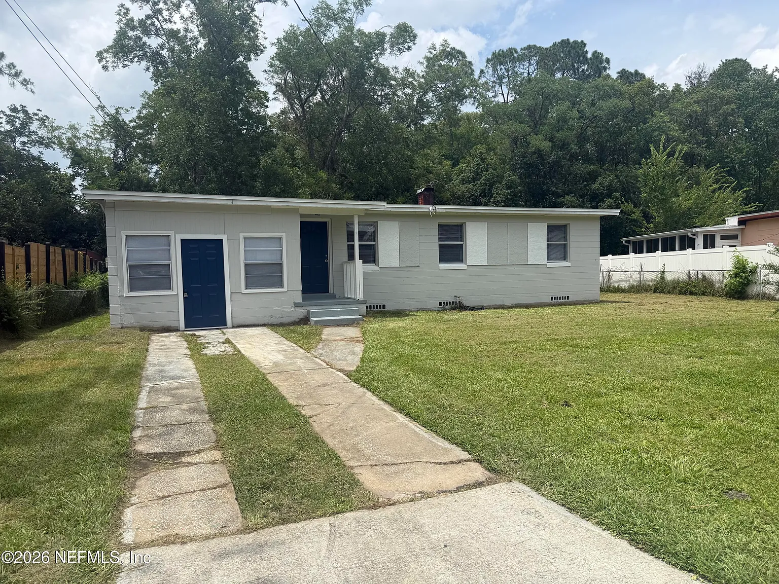 3 bed, 1.0 bath, 1068 sqft, $1,150 — Photo 1