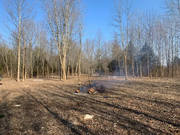 160 E Champlin Rd, Wilmington, OH 45177