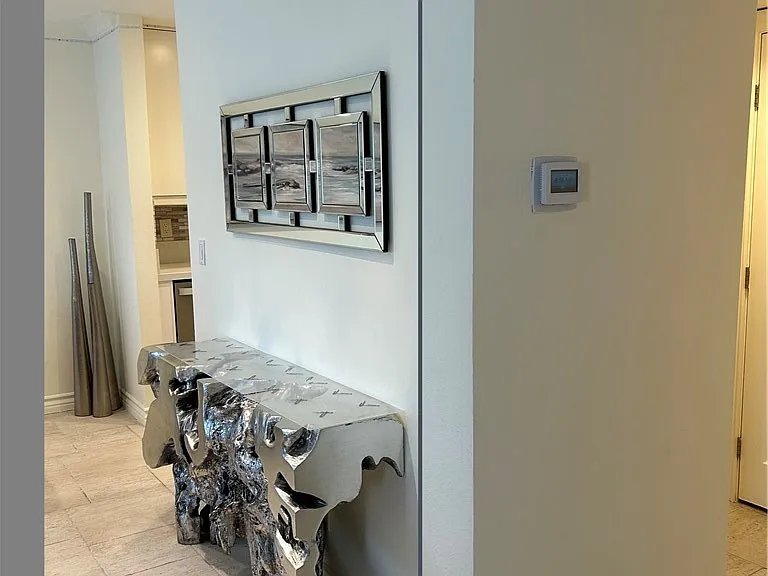 22141 Burbank Blvd #1 — Photo 5