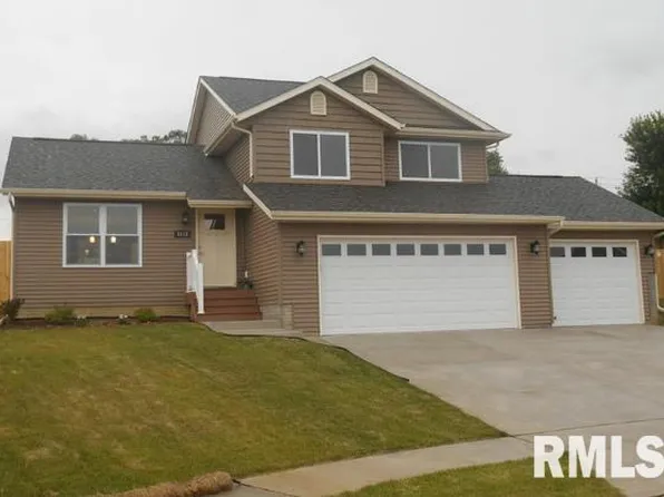 1652 Celtic Ct, Davenport, IA 52807