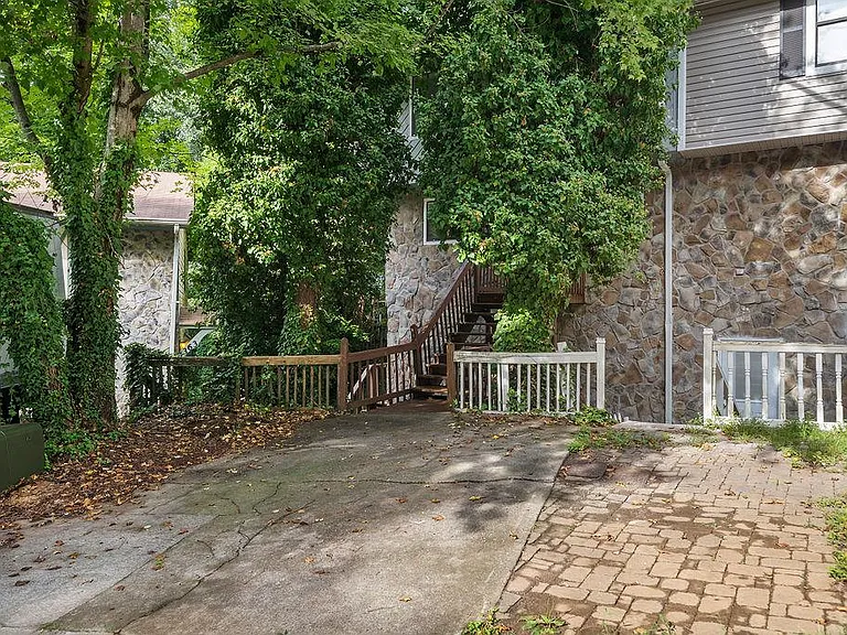 1353 Overlook Cv SE — Photo 2