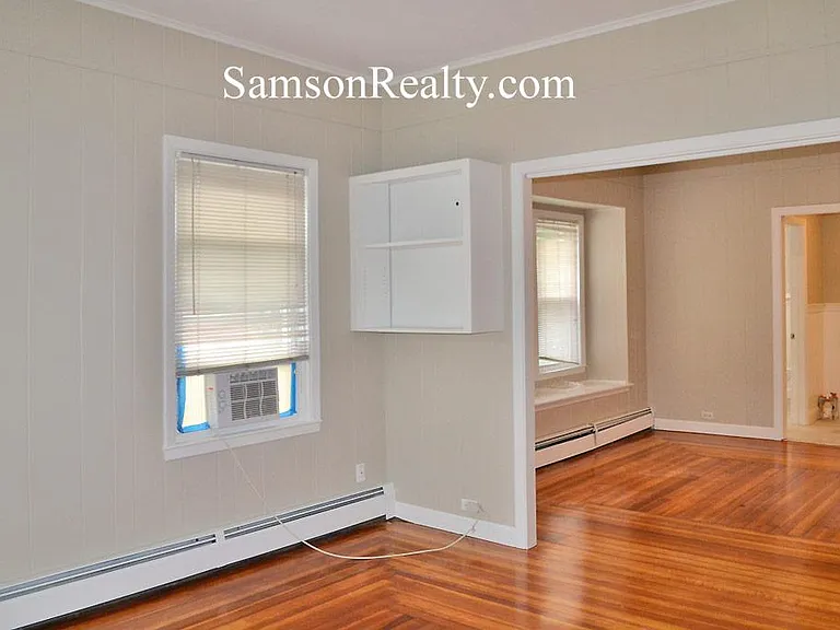 131 Benevolent St — Photo 5