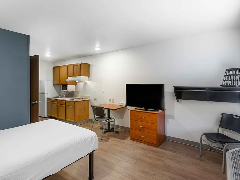 Studio Suite - 1 Full Bed