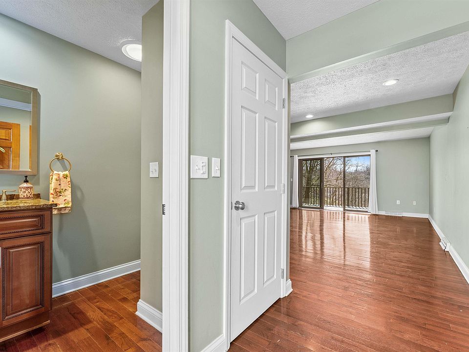 1033 Greystone Cir, WV 26508 Zillow
