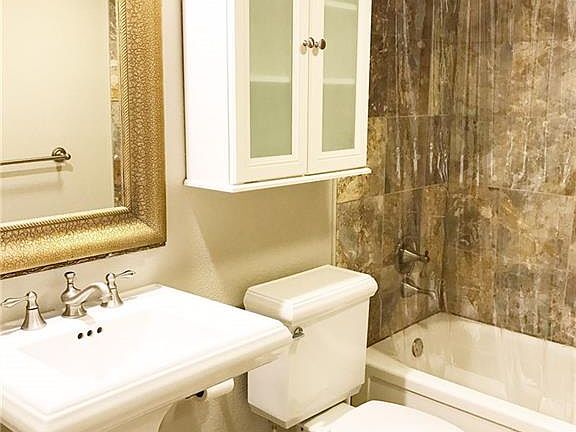 3rd image of 5212 Fleetwood Oaks Ave APT 203