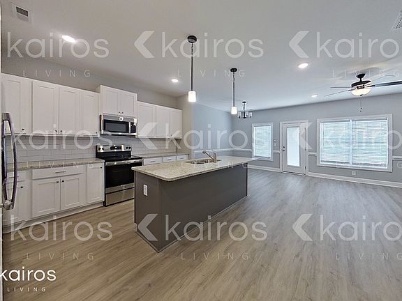 3rd image of 3716 Oak Leaf Way #A