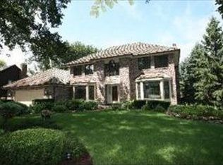 811 Interlaken Ln, Libertyville, IL 60048