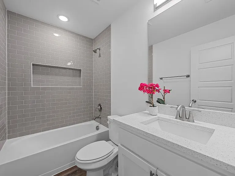 429 Luke St — Photo 10
