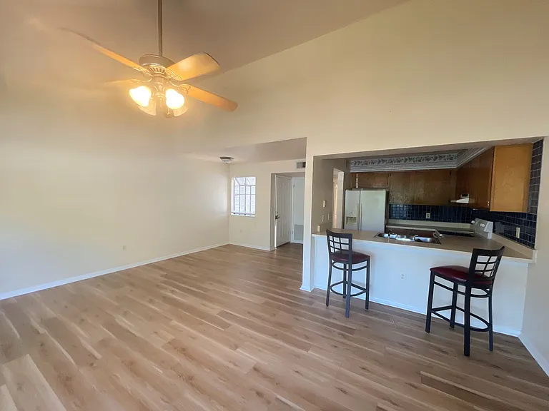 4345 SW 20th Ln — Photo 3