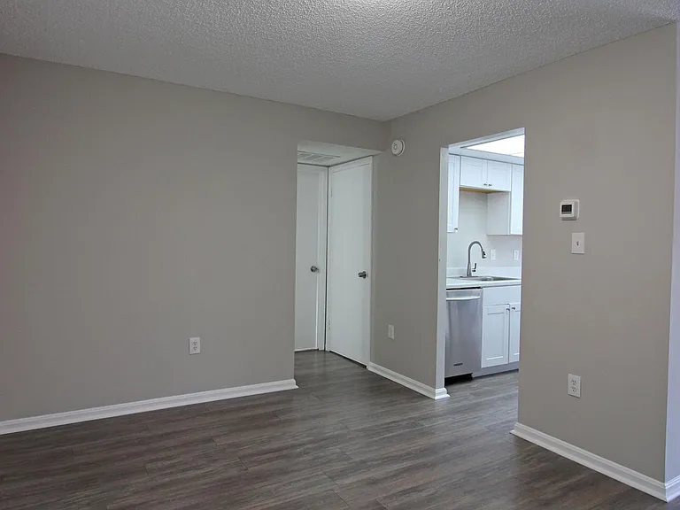 10208 Bushman Dr #421 — Photo 5