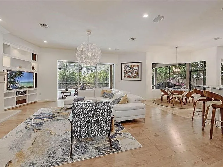 1725 Bonita Ct — Photo 9