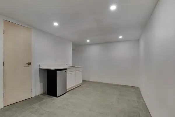 Rented by Compass | media 3