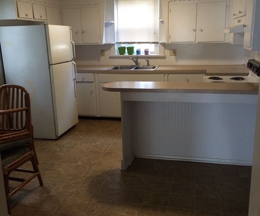 2nd image of 333 S Main St