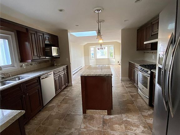3rd image of 247 N Nassau Ave