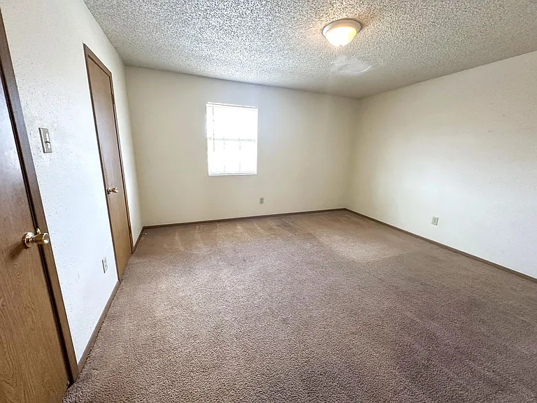 Laurel Square Townhomes — Photo 28