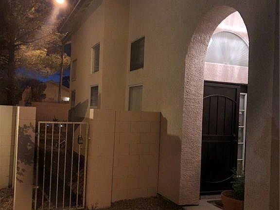 3rd image of 5015 Jacarilla Ln