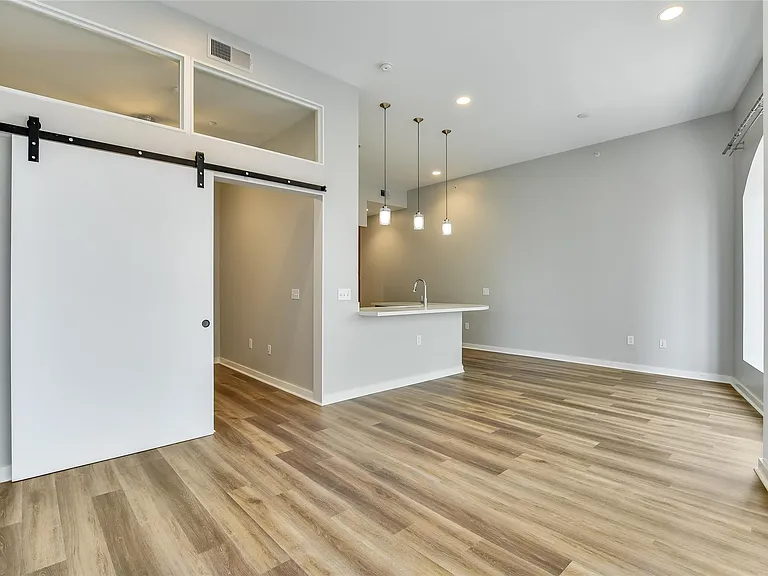 507 Sabine St #709 — Photo 5