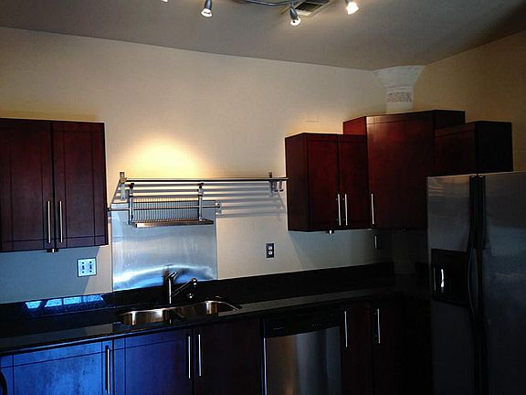 2nd image of 2205 McKinney St APT 518
