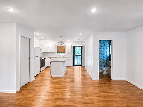 3rd image of 1 Cherry Dr