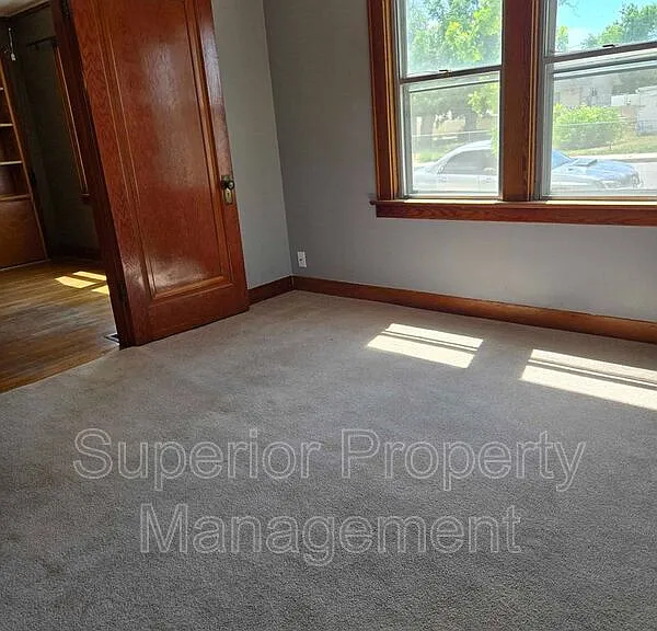 611 Seymour Ave — Photo 12