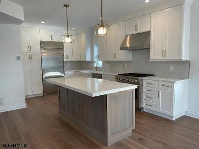103 N Monroe Ave — Photo 2