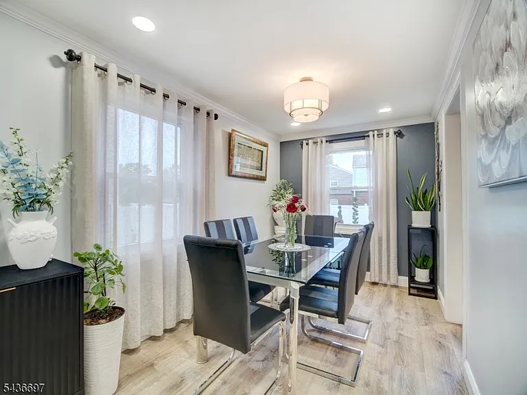 605 Crescent Dr — Photo 7