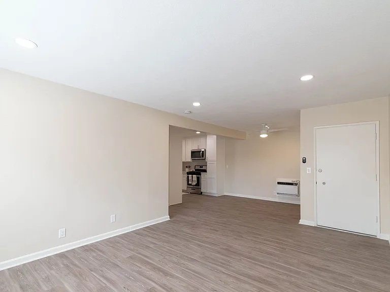 Brookside Apartments — Photo 38