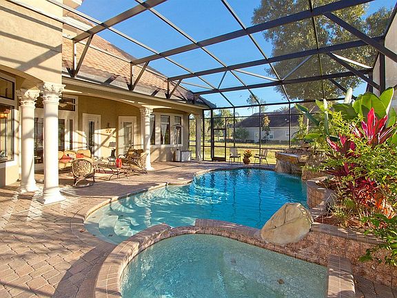 4th image of 704 Shadowmoss Cir