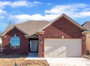 29966 Quincy St, Chesterfield, MI 48051
