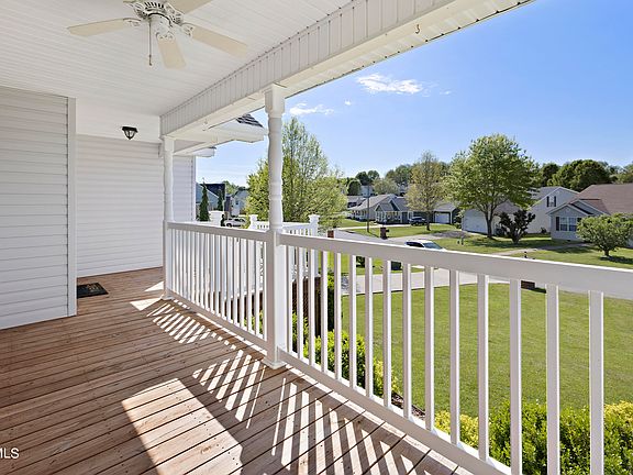 3rd image of 213 Jaybird Ct