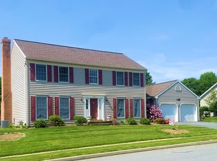 3811 Dorset Dr, Mechanicsburg, PA 17050