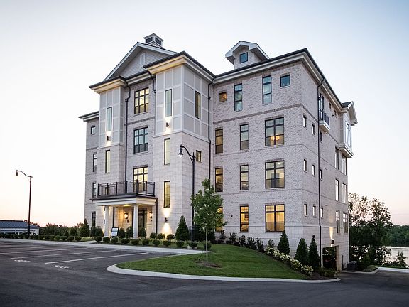 3rd image of 1024 Club View Dr #Akmsqs