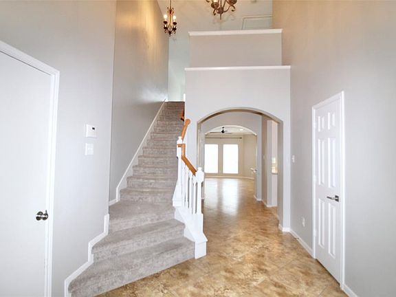 3rd image of 5011 Lark Creek Ct