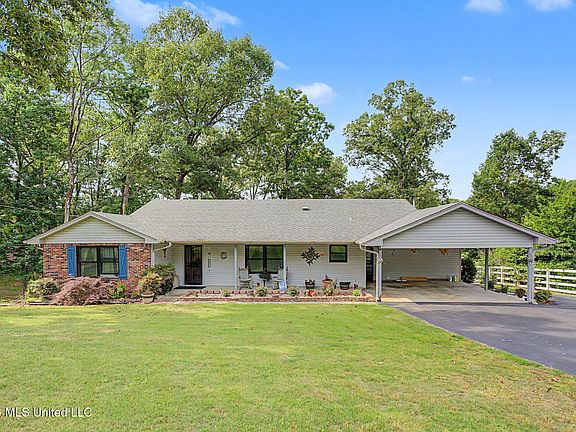 2nd image of 1463 Thunderbird Dr N