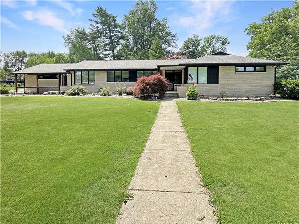 301 Wabash Ave, Mattoon, IL 61938