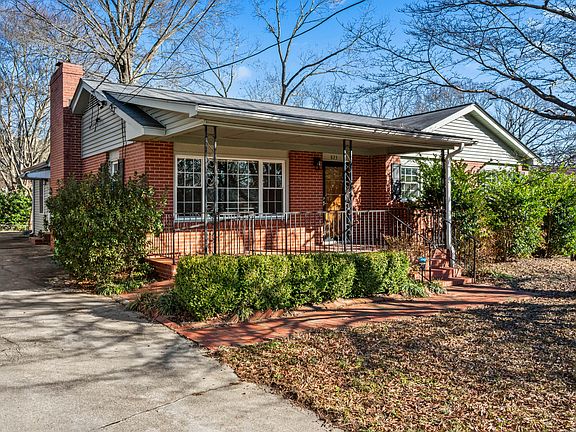 2nd image of 823 Weston St